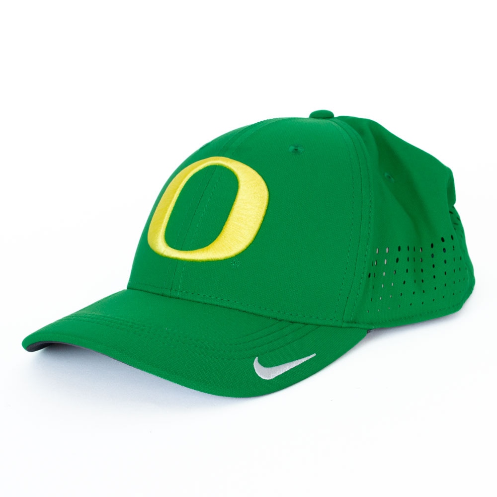 Apple Nike Dri-Fit Club